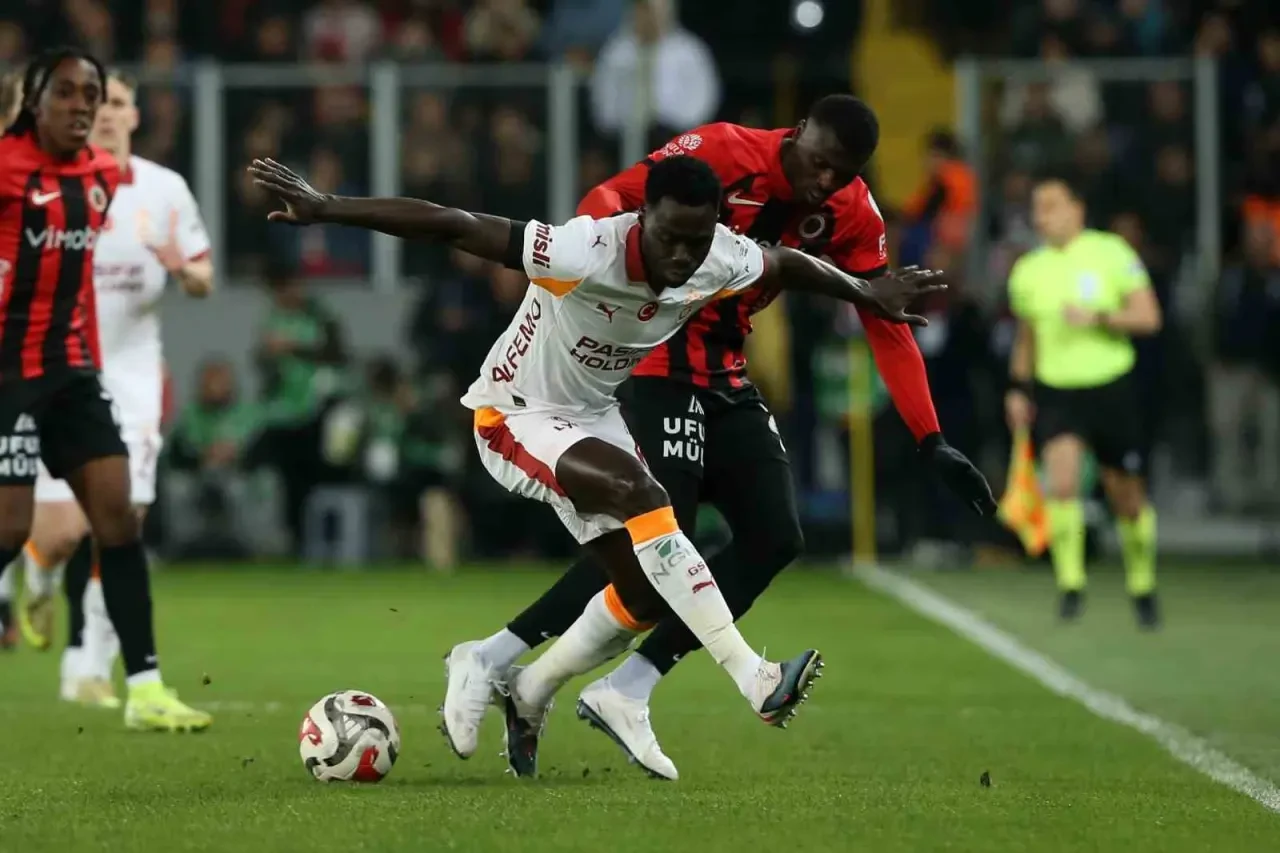 Galatasaray 3 Puanı Aldı, Farkı Açtı! 2