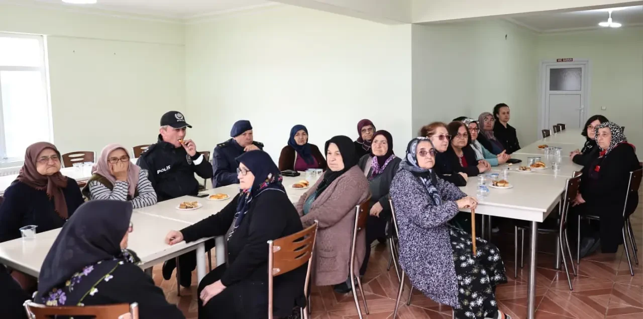 Amasya Valisi Bakan'dan Köy Çıkarması 4