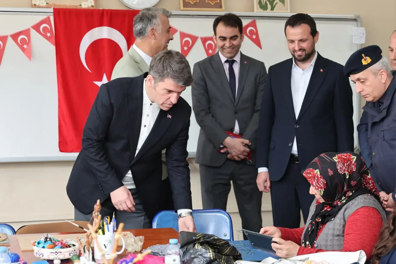 Amasya Valisi Bakan Tekke Köyü’nde 3