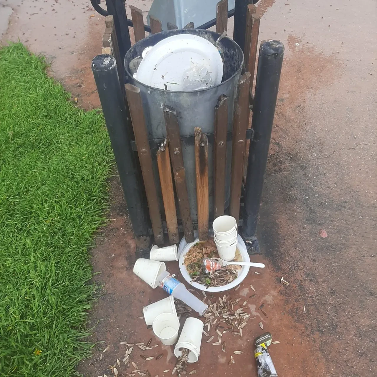 BELEDİYEDEN ÇEVRE UYARISI: 24 SAATTE YENİDEN KİRLENDİ! 5