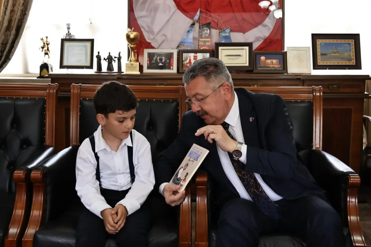 Merzifon’da Başkanlık Koltuğu Çocuklara Emanet Edildi 9