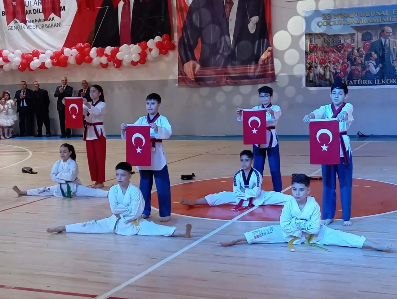 Merzifon’da 23 Nisan Coşkusu: Çocuklar Bayramı Doyasıya Kutladı! 4