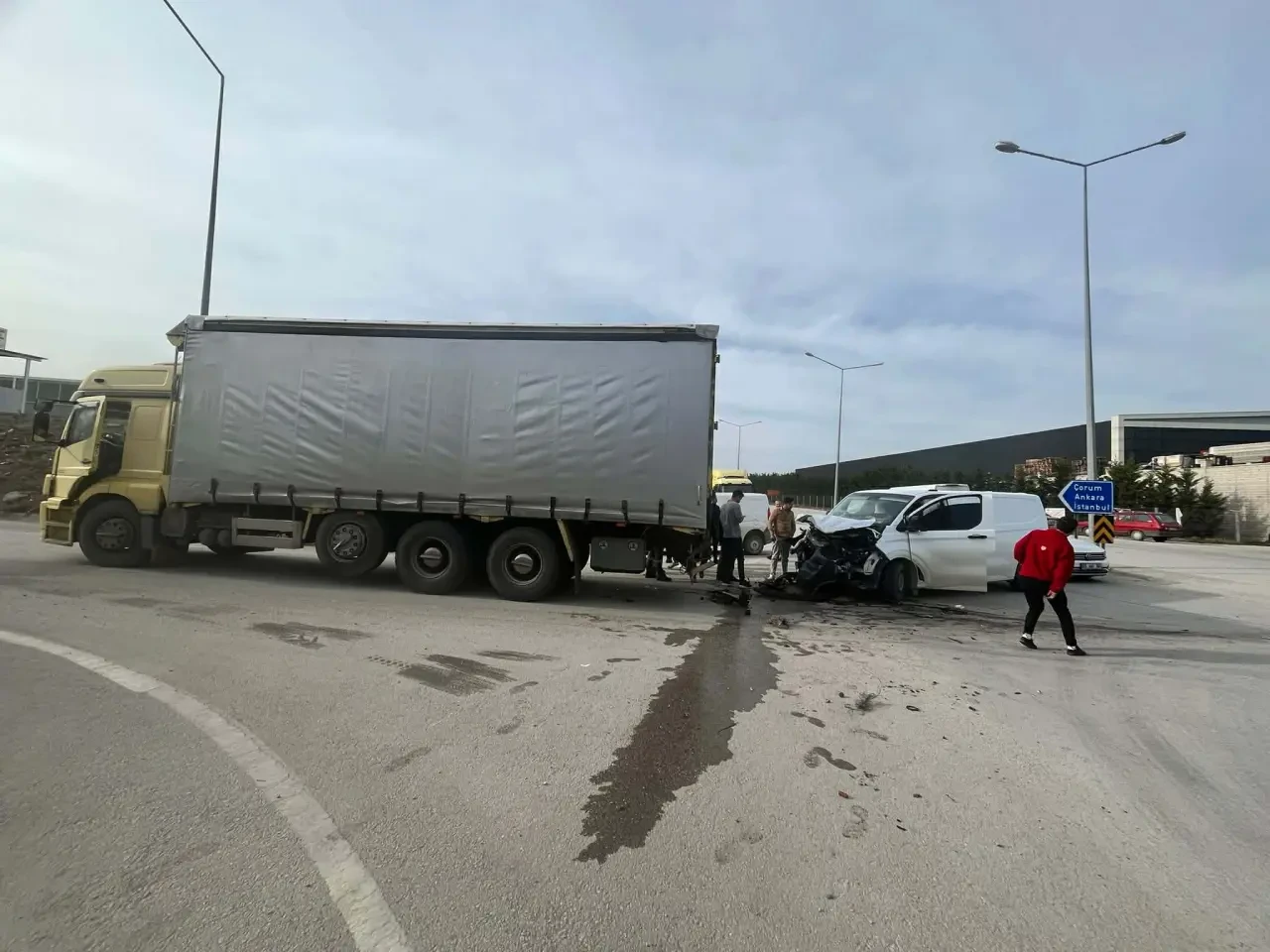 Merzifon Havalimanı Yolunda Kaza: 1 Yaralı 7