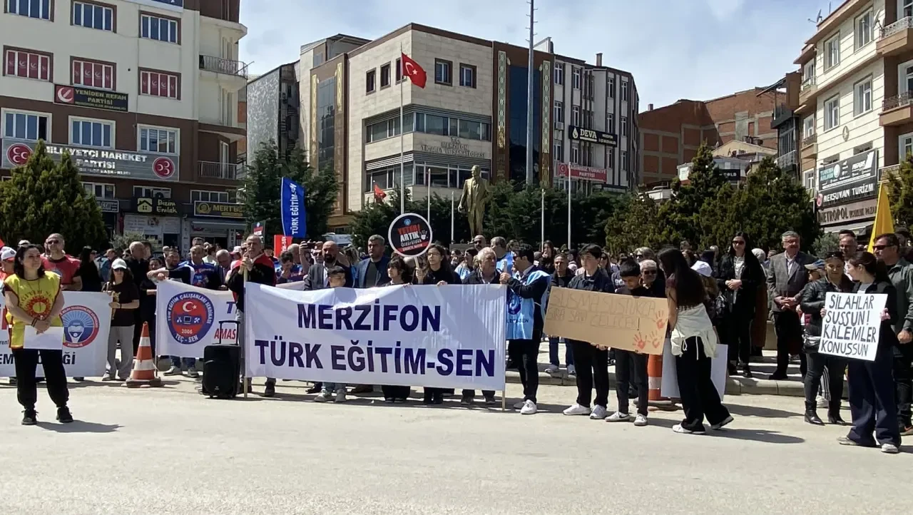 Merzifon’da Eğitimcilerden Şiddete Tepki Yürüyüşü 4