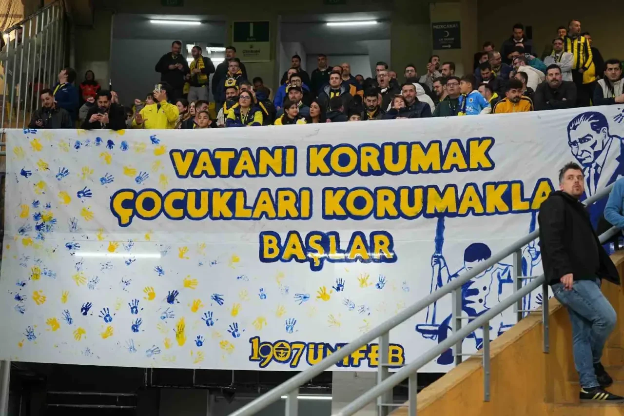 Fenerbahçe Zirve yarışında ağır darbe aldı 4