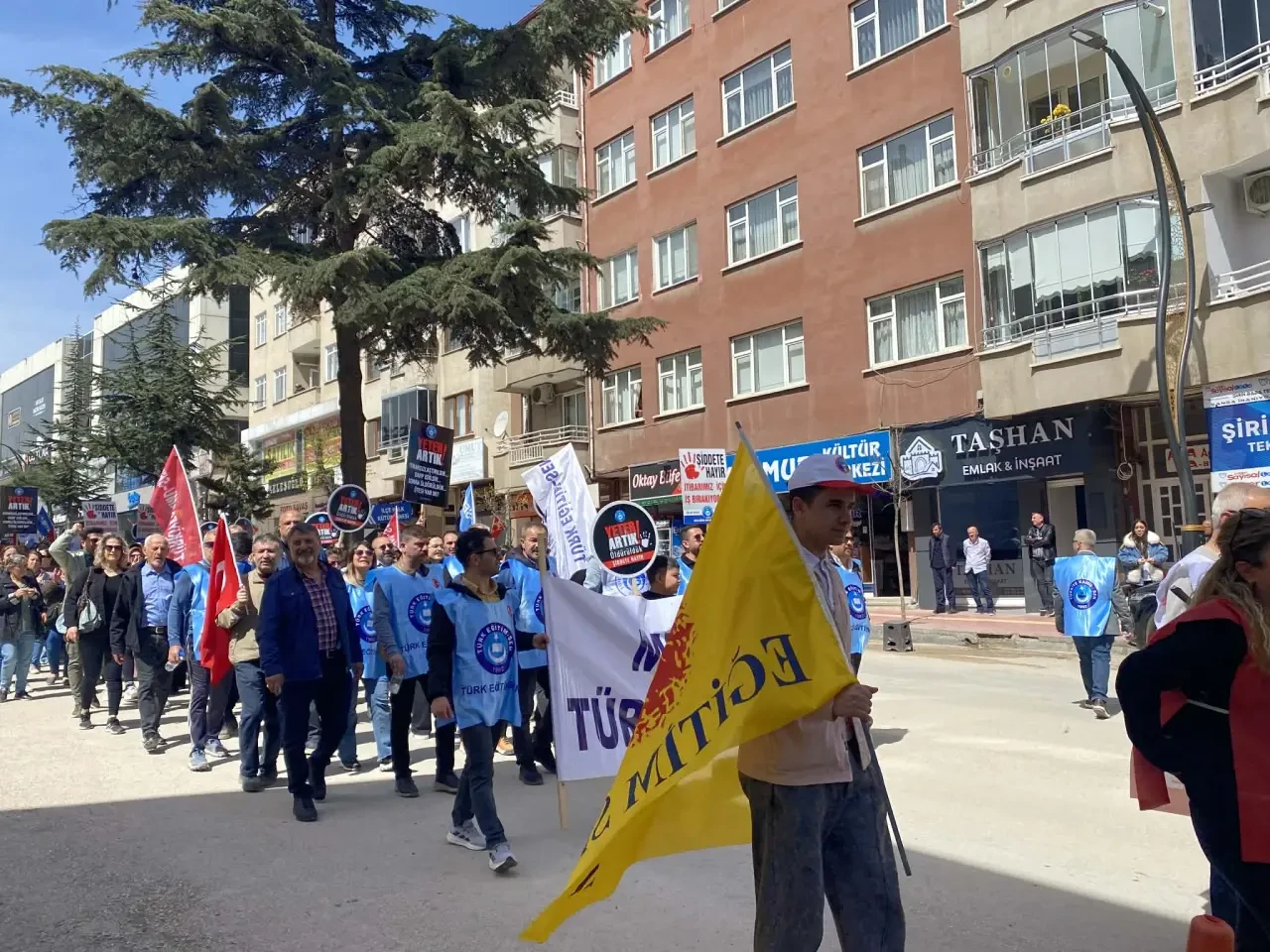 Merzifon’da Eğitimcilerden Şiddete Tepki Yürüyüşü 7
