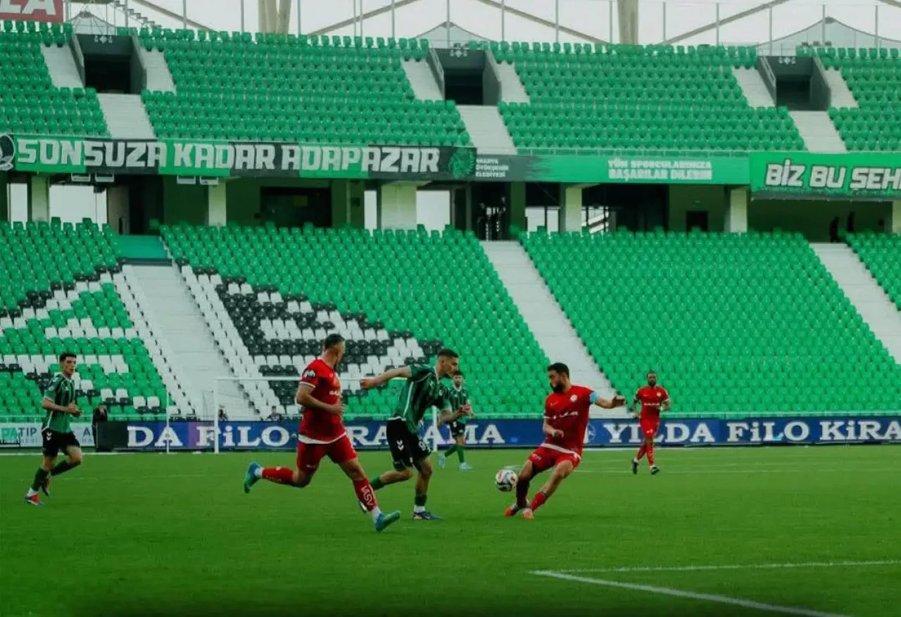 Arca Çorum FK'dan Sakaryaspor'a Farklı Tarife 2