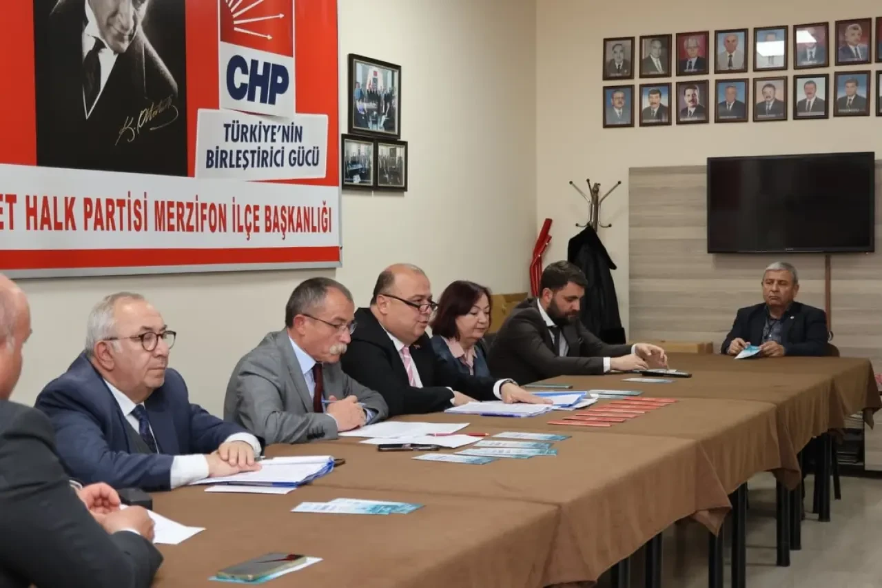Merzifon CHP Meclis Öncesi Toplandı 7