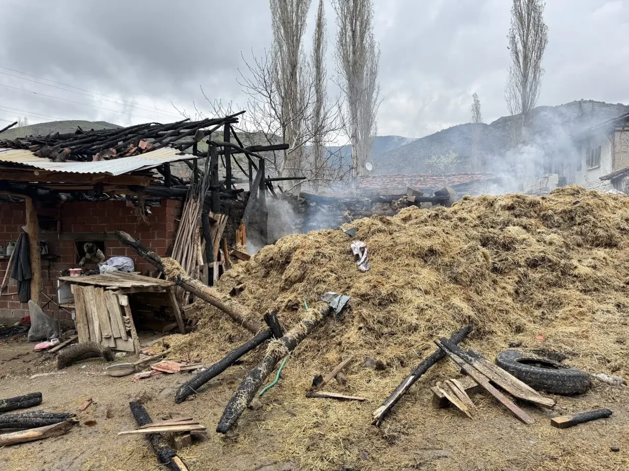 Merzifon Gençleri Yangın Sonrası Birlik Güç Oldu 3