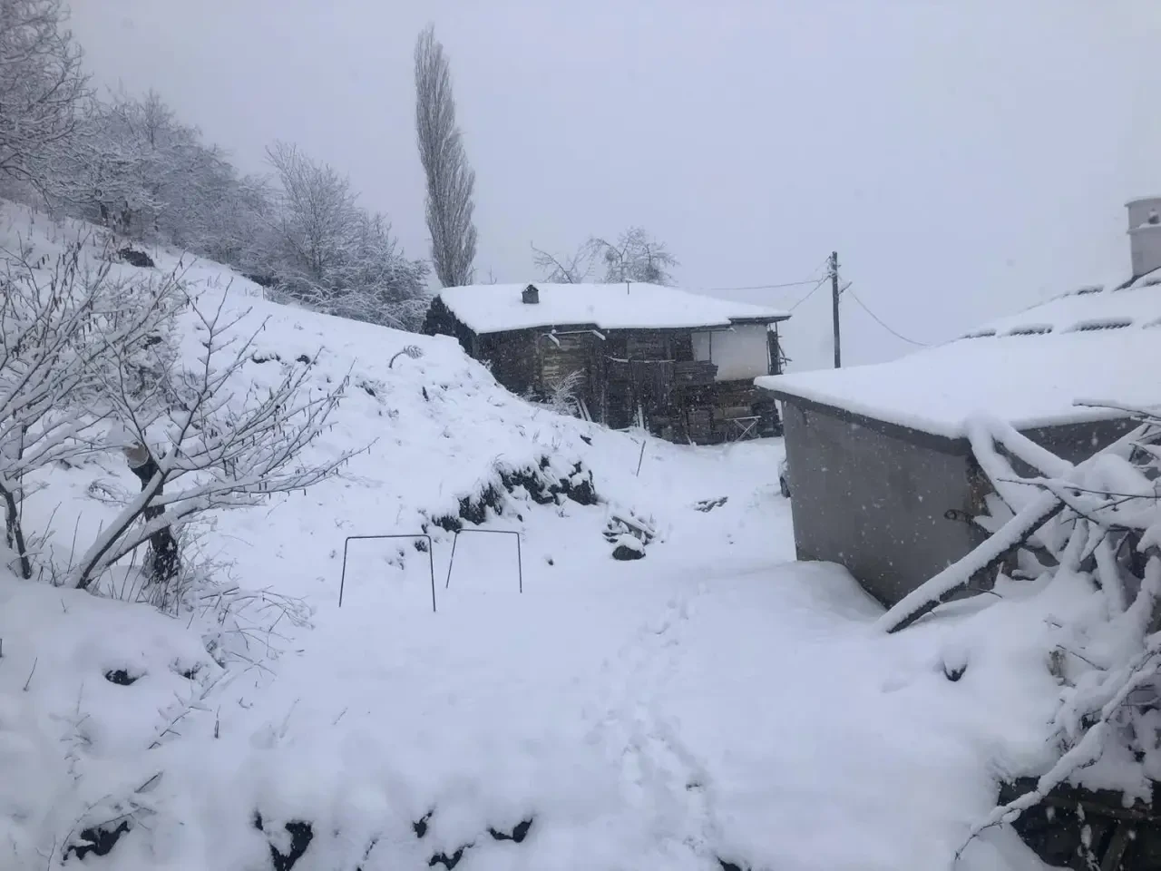 Çorum’un Köyleri Bir Gecede Beyaza Büründü 3