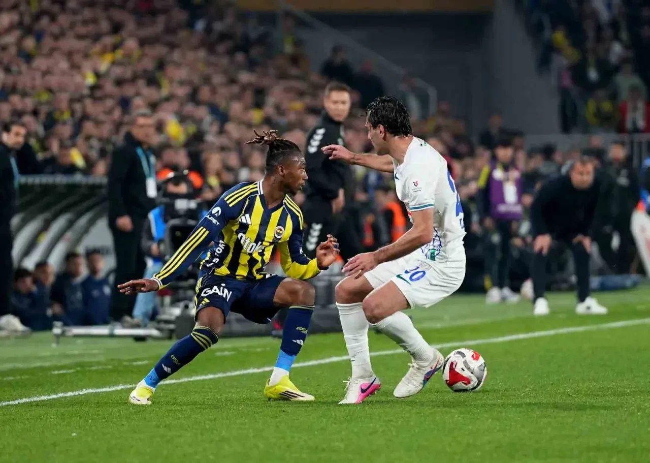 Fenerbahçe Zirve yarışında ağır darbe aldı 1