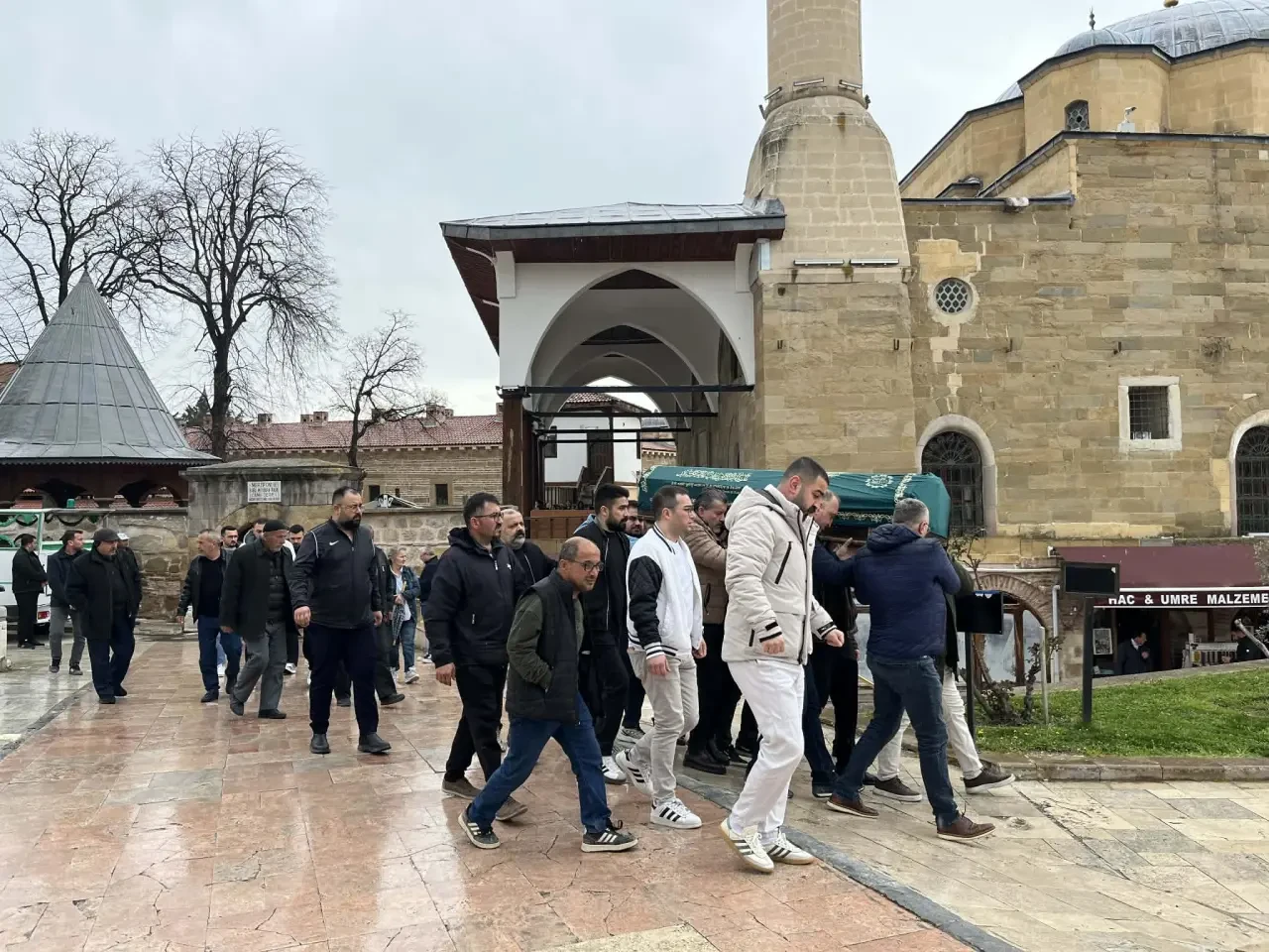 Hatice Coşkun Son Yolculuğuna Uğurlandı 1