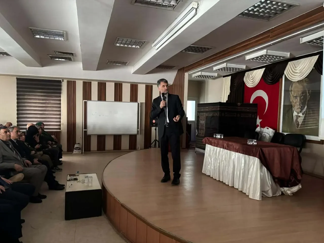 130 Kişilik Dev Katılım: Merzifon'da Hac Semineri Gerçekleşti 1