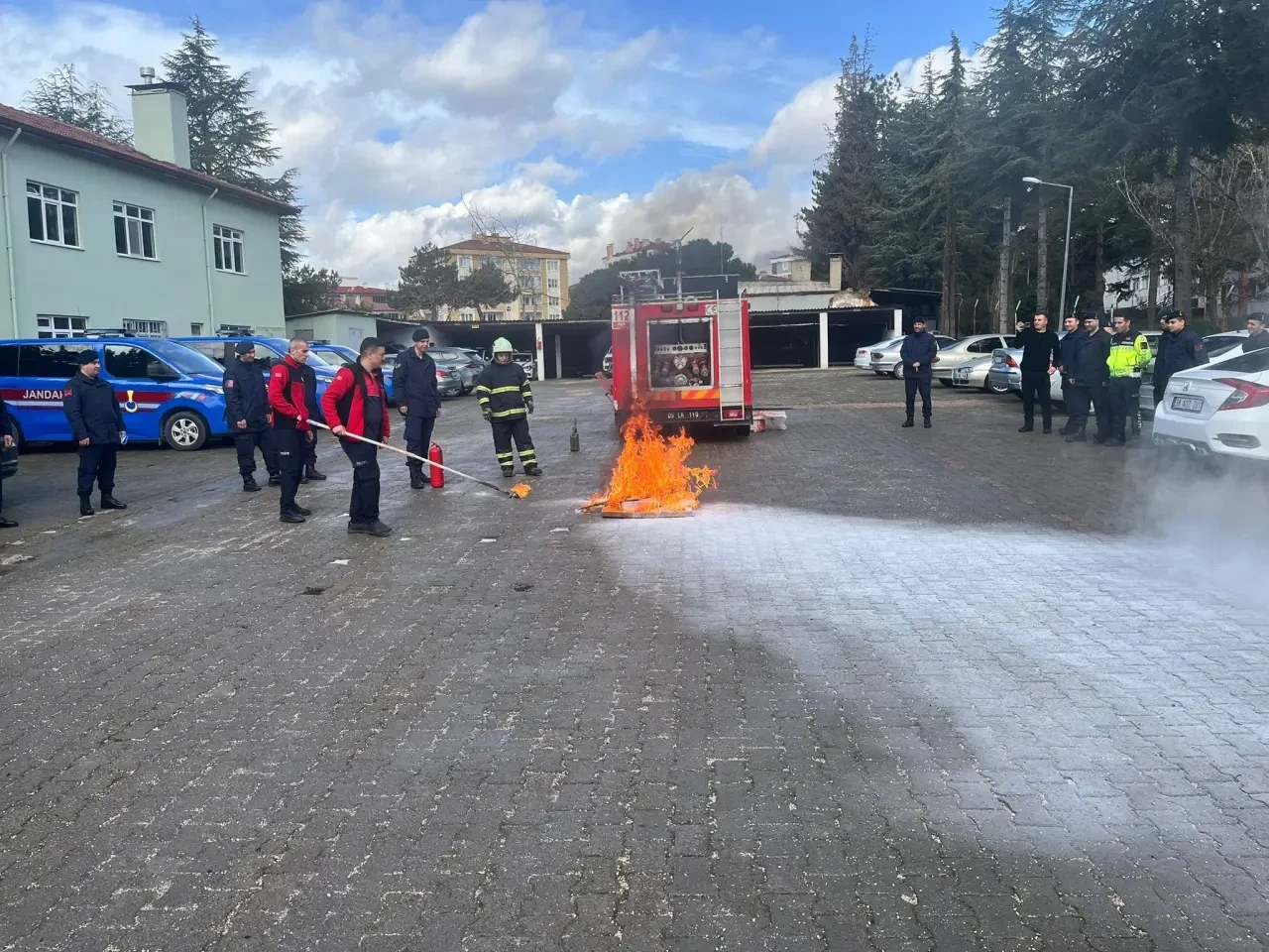 Merzifon İtfaiyesi'nden Jandarmaya Yangın Eğitimi! 3