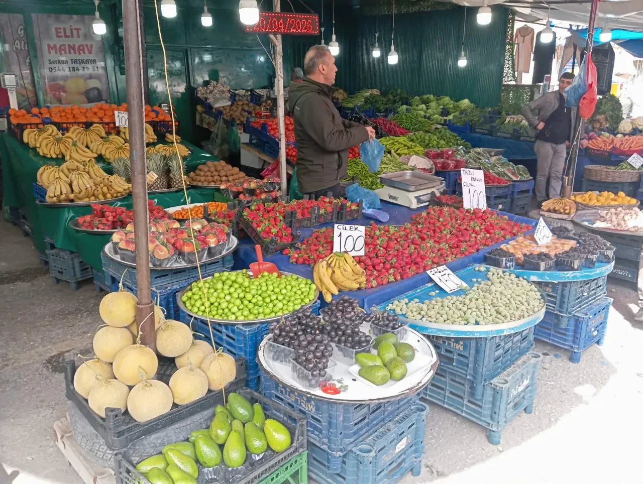 Merzifon Pazarında Yoğunluk! Fiyatlar Cep Yakıyor! 2