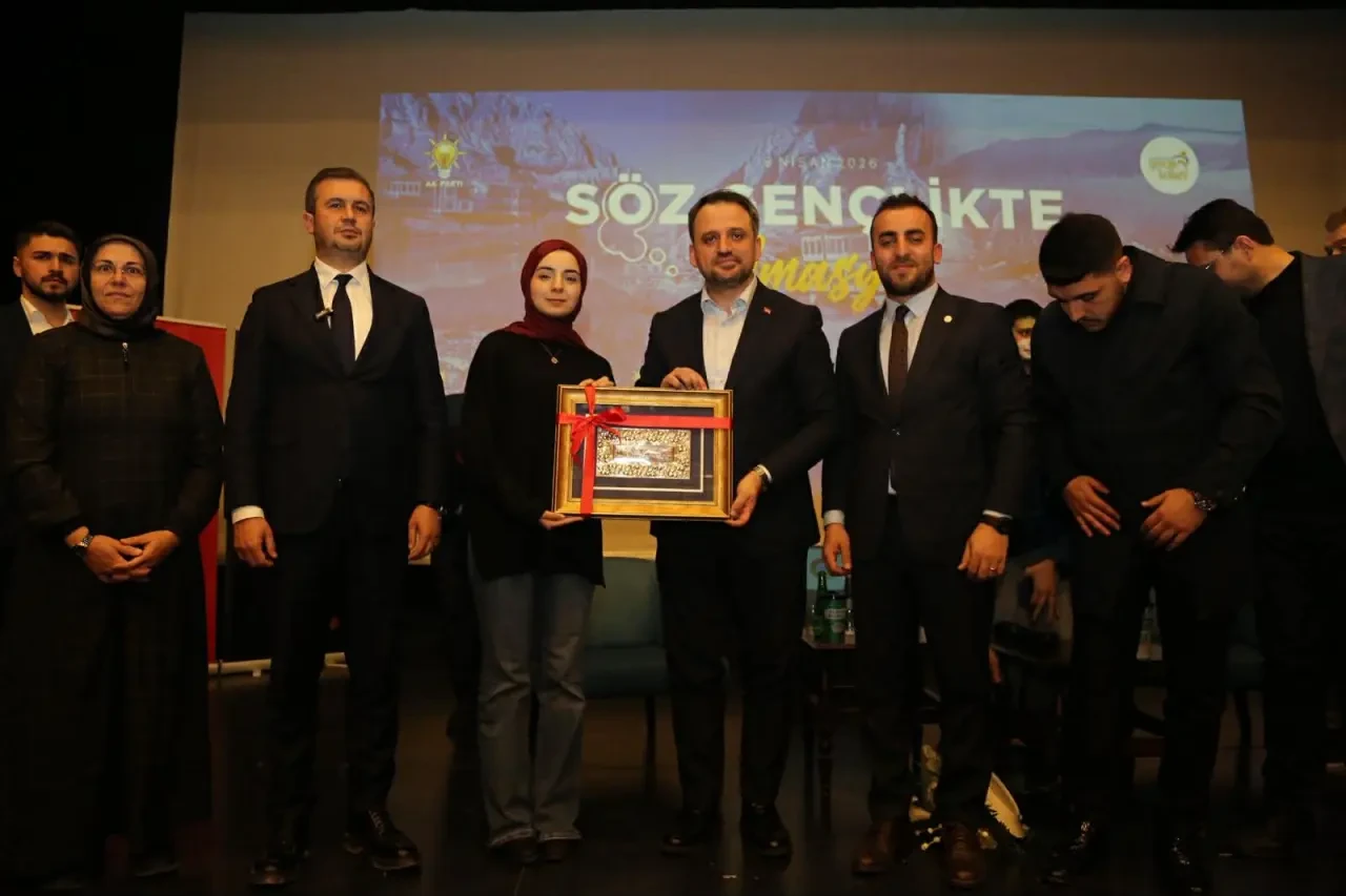 AK Parti Gençlikten Güç Aldı 1