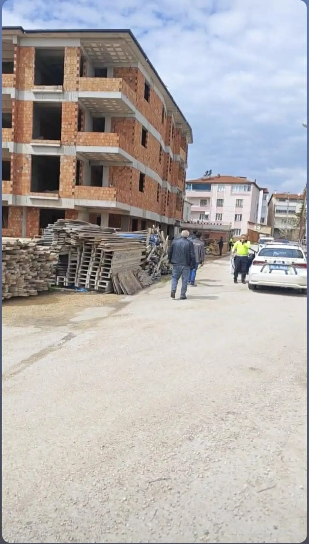 Suluova’da İnşaat İşçisi Çatıdan Düştü 2