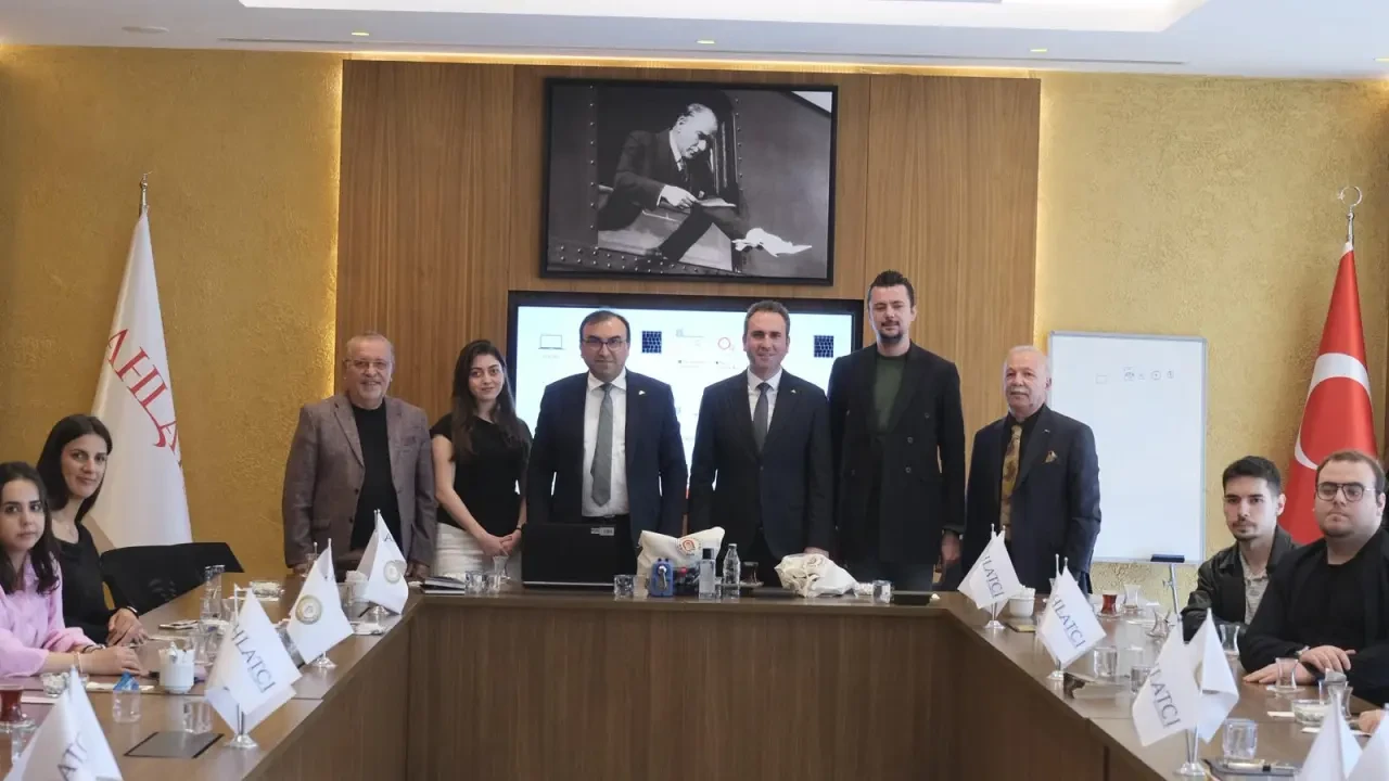 Amasya Üniversitesi Öğrencileri Ahlatcı Holding’de 3