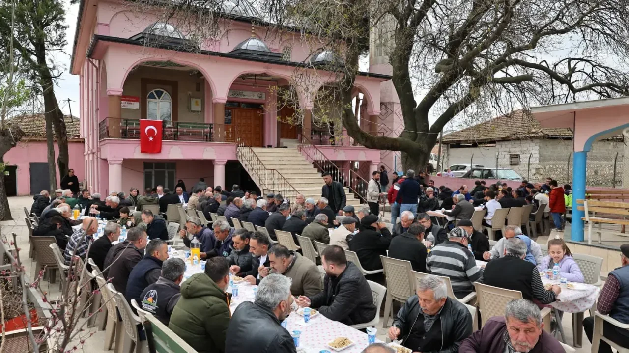 Amasya Valisi Bakan Oluz Köyü’nde Bereket Duasında 4
