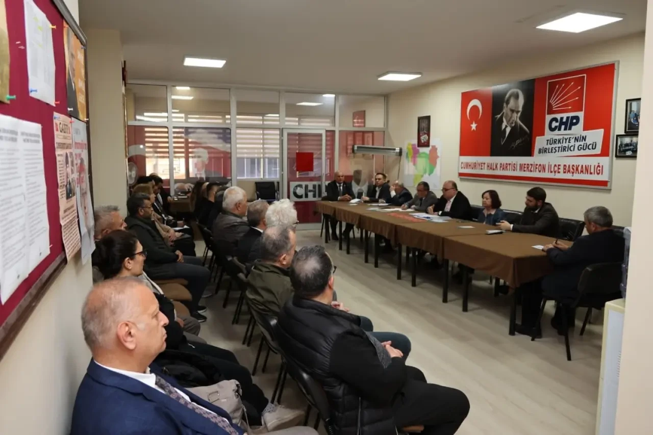 Merzifon CHP Meclis Öncesi Toplandı 2