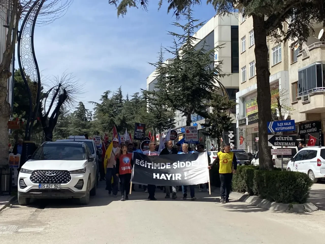 Merzifon’da Eğitimcilerden Şiddete Tepki Yürüyüşü 6