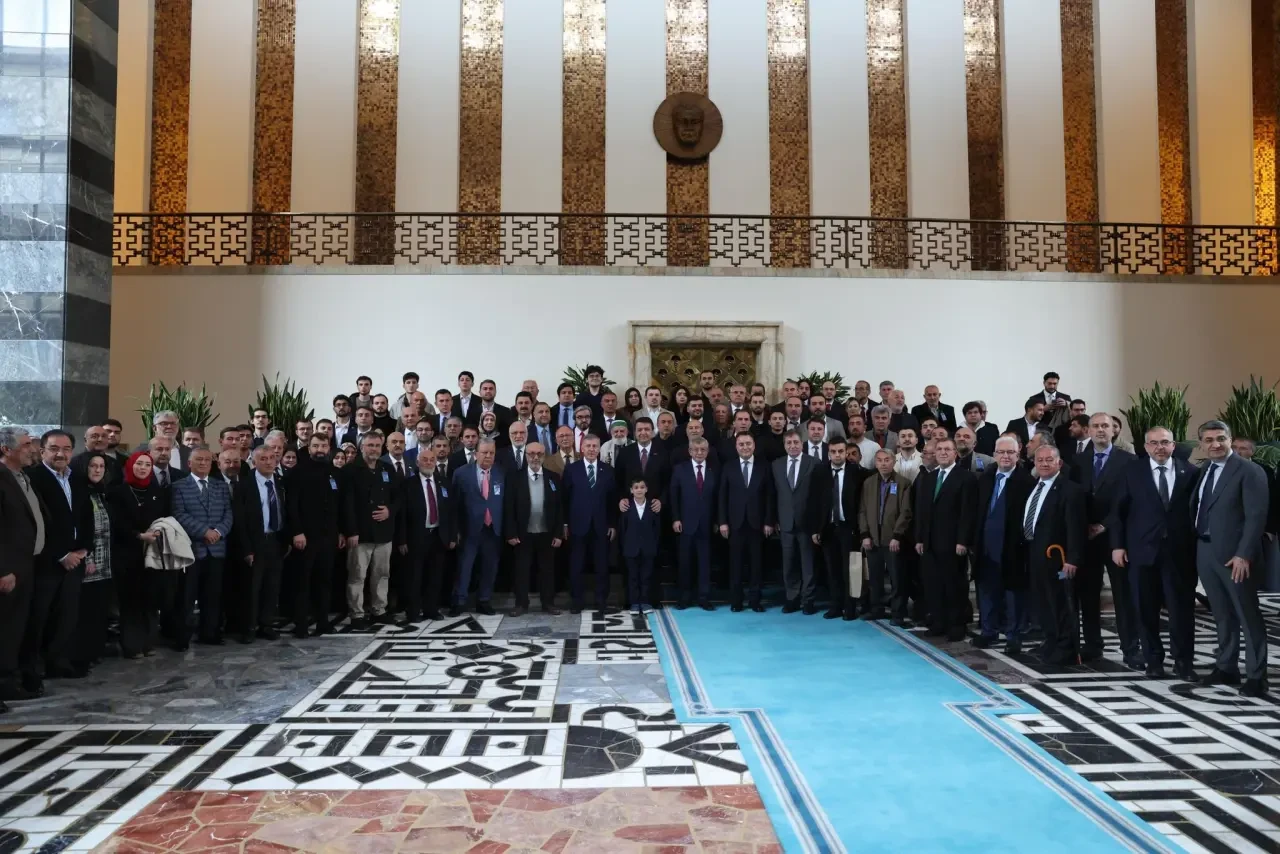 Sarıkaya’dan Ankara Teması: TBMM’de Yeni Yol Grubu Toplantısına Katıldı 1