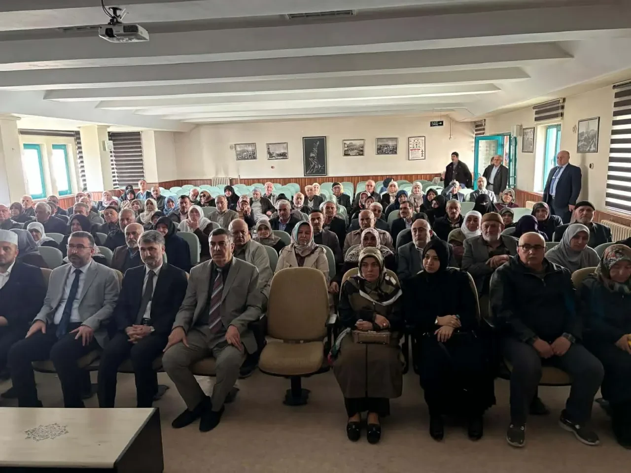 130 Kişilik Dev Katılım: Merzifon'da Hac Semineri Gerçekleşti 3