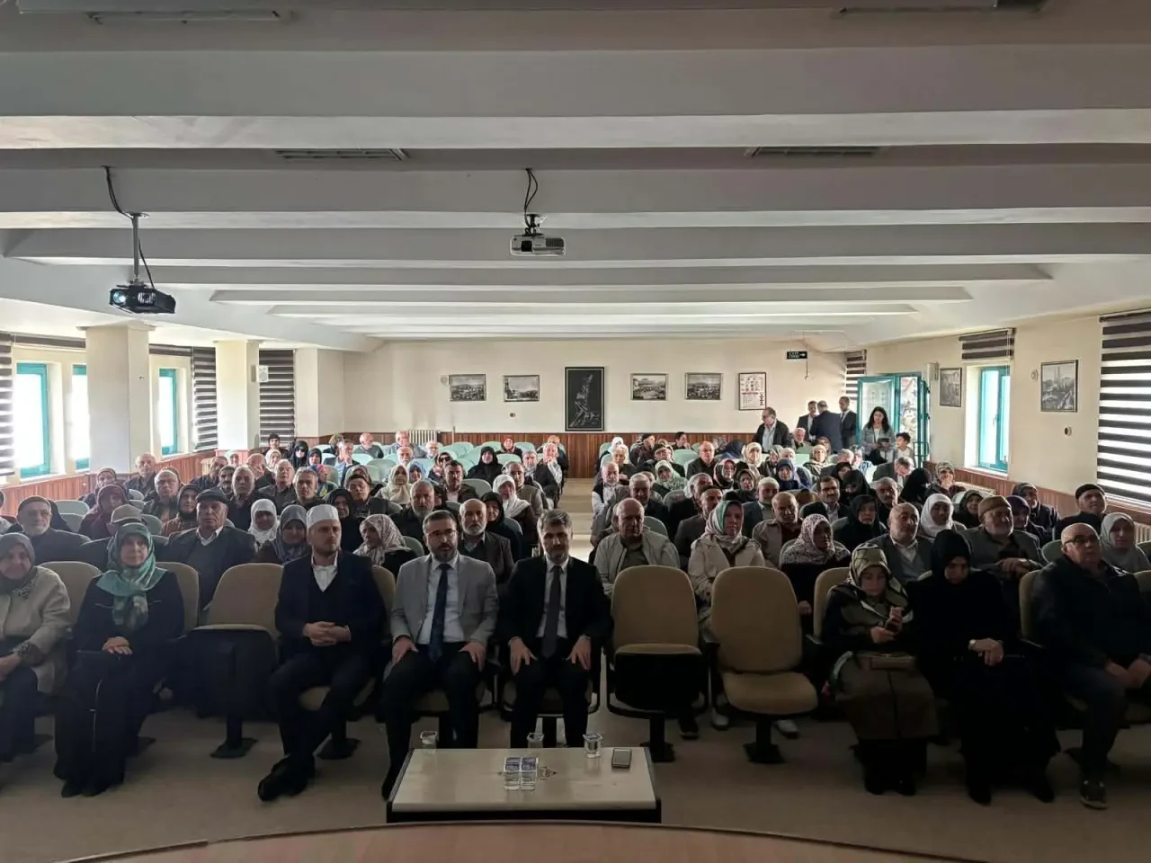 130 Kişilik Dev Katılım: Merzifon'da Hac Semineri Gerçekleşti 5