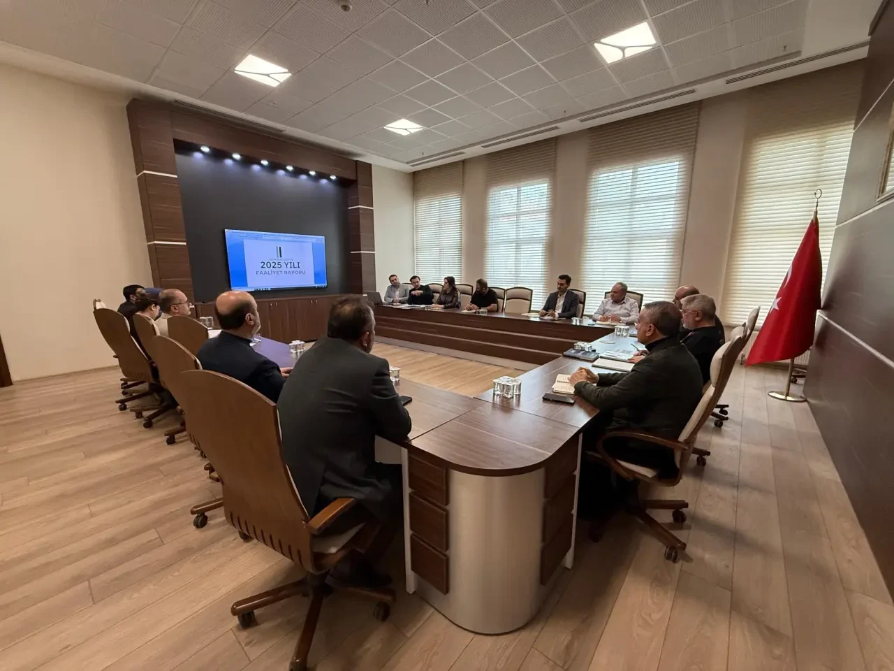 BAŞKANIN FORMA AŞKI 1