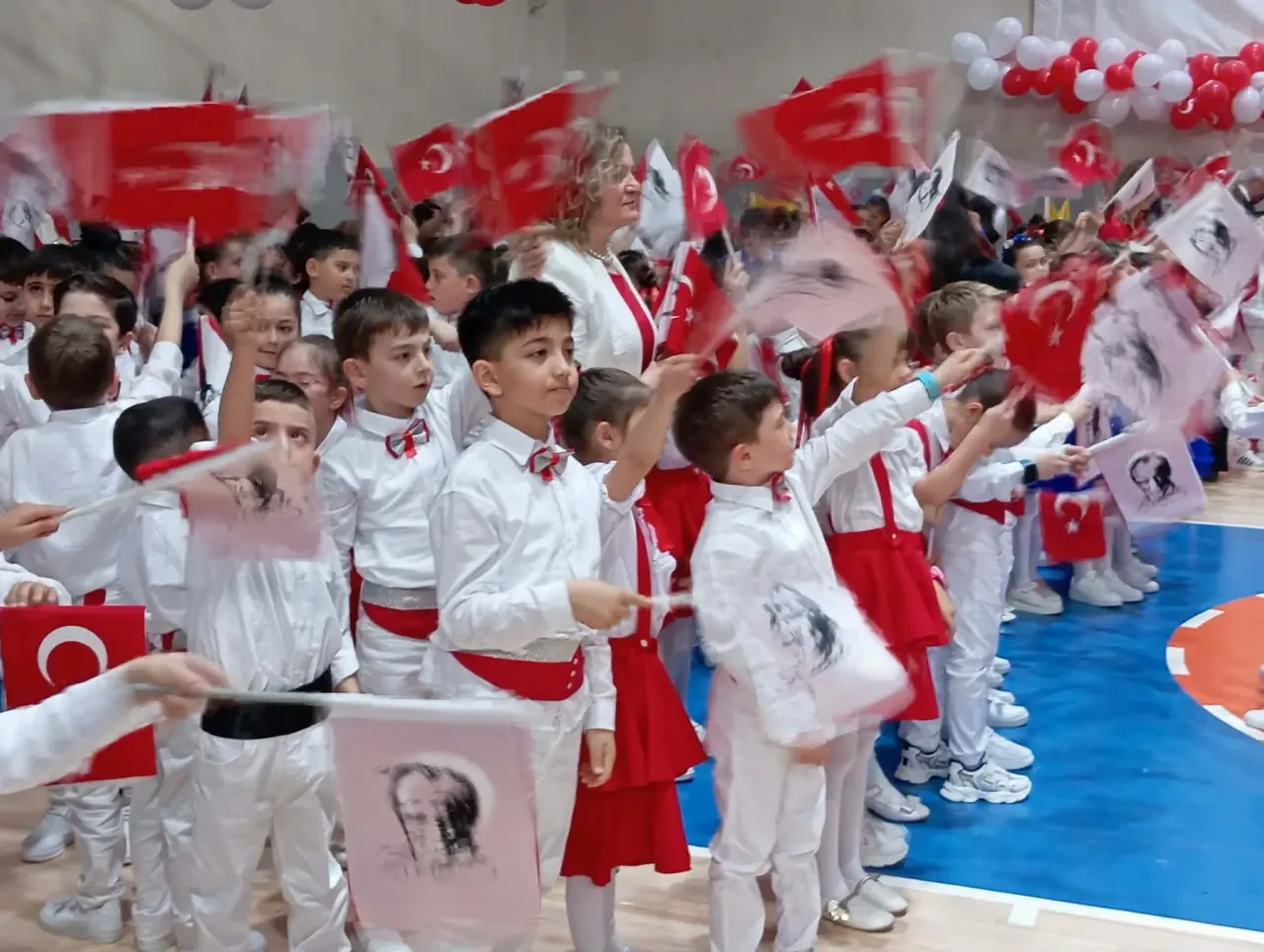 Merzifon’da 23 Nisan Coşkusu: Çocuklar Bayramı Doyasıya Kutladı! 5