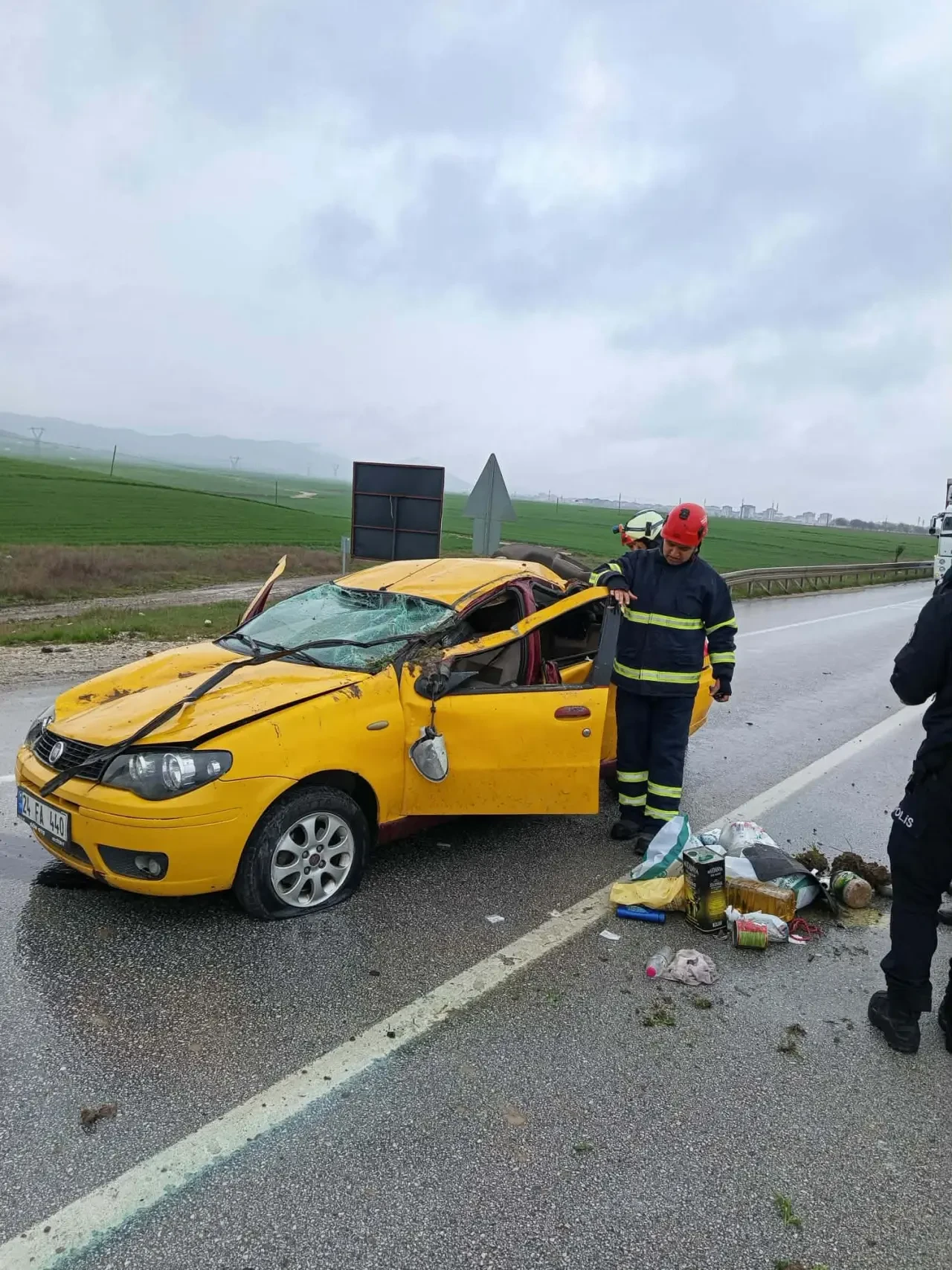 Yağış Kazayı Getirdi: Araç Takla Attı, 2 Yaralı! 1