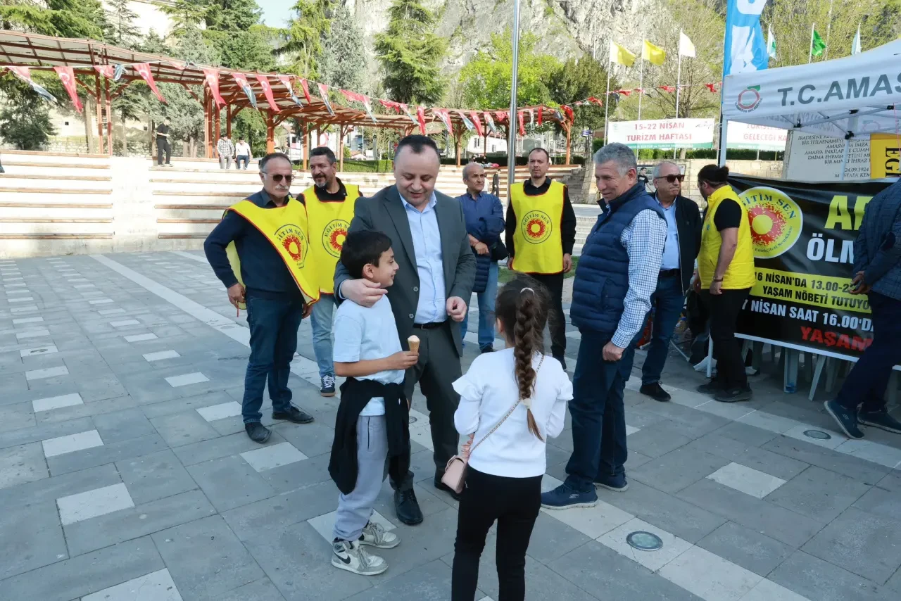 Başkan Sevindi Eğitimcilerin Yanında 3