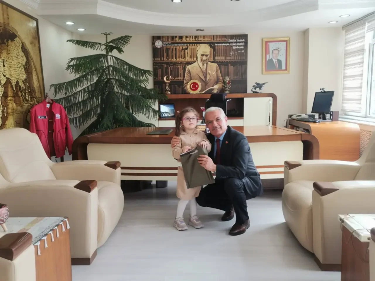 Çocuklar Müdürlükte Bayram Estirdi 1