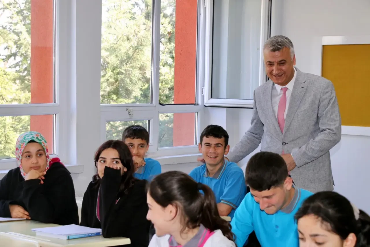 Amasya'da Öğrenci ve Öğretmenlerle Birebir Temas! 2
