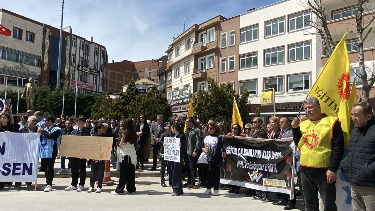 Merzifon’da Eğitimcilerden Şiddete Tepki Yürüyüşü 3