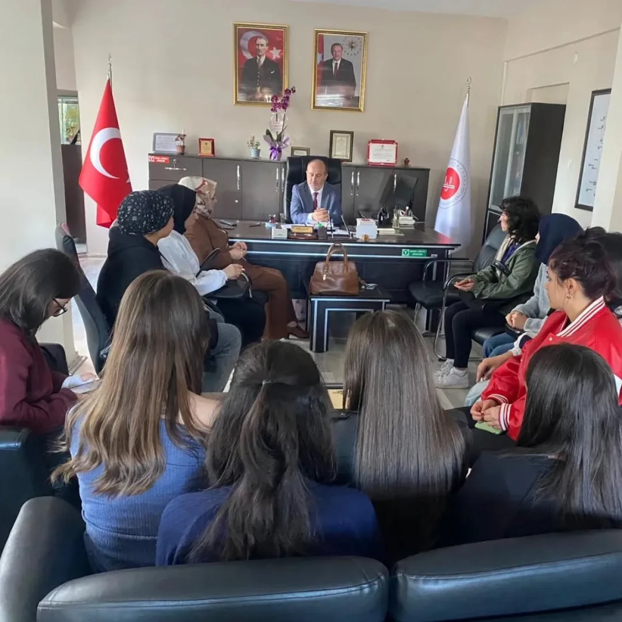 Üniversiteli Gençlerden Müftülüğe Ziyaret