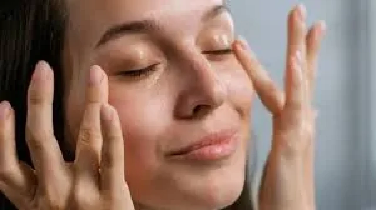 Kadınlarda Doğru Cilt Bakımı Nasıl Olmalı? Işıltılı ve Sağlıklı Bir Cildin Sırları