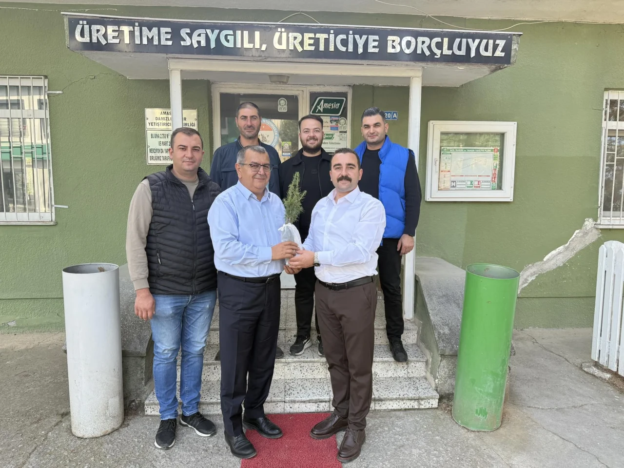 Üretime Saygılı, Üreticiye Minnettar