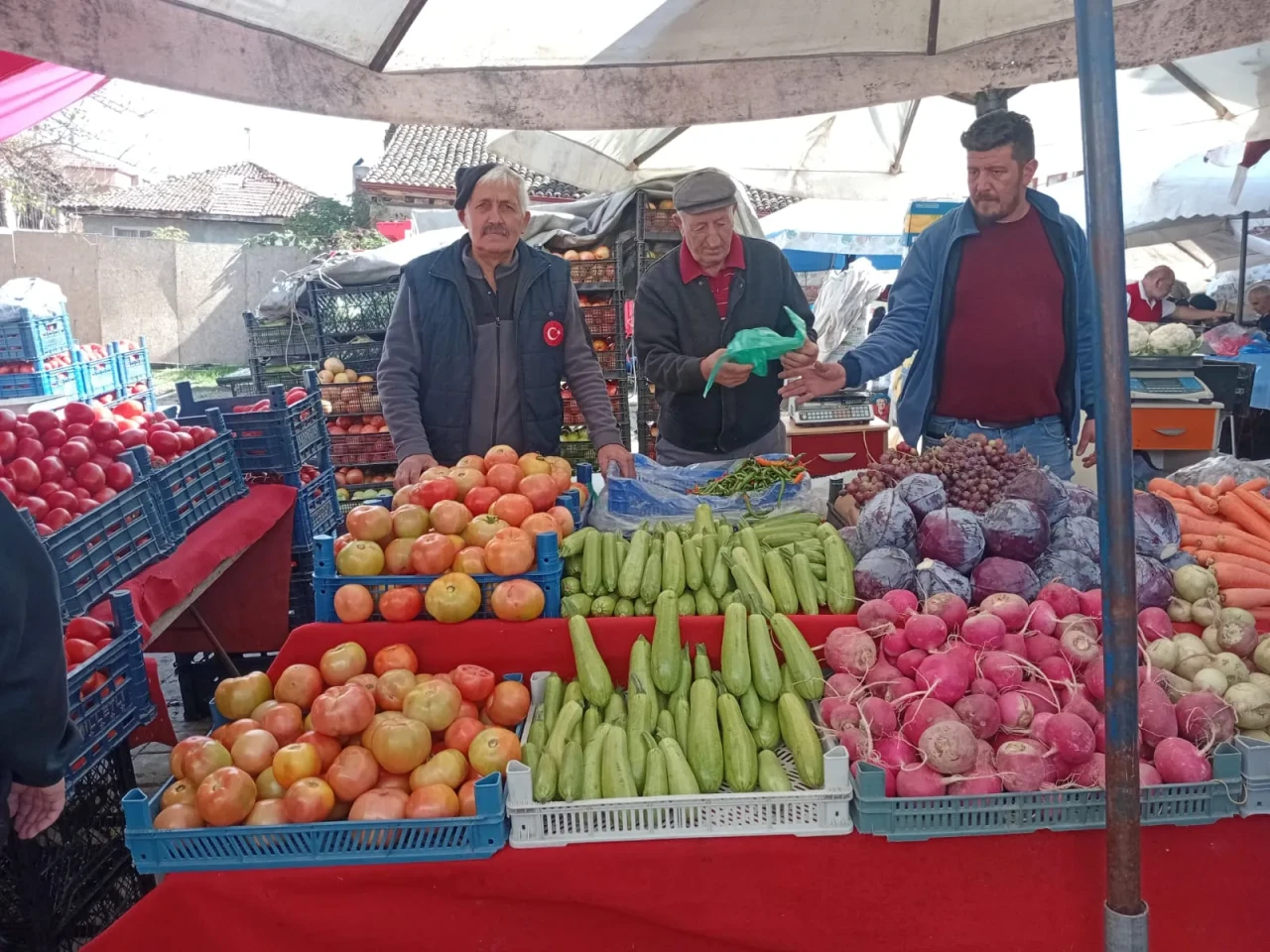 Kış Tezgahları Doldu, Hamsi 200 TL’ye Çıktı