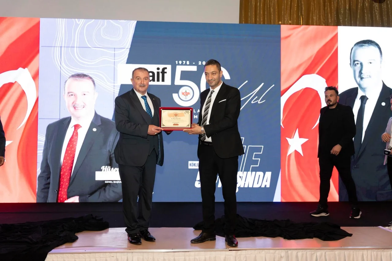 Başkan Seçgen Ödüle Doymuyor!