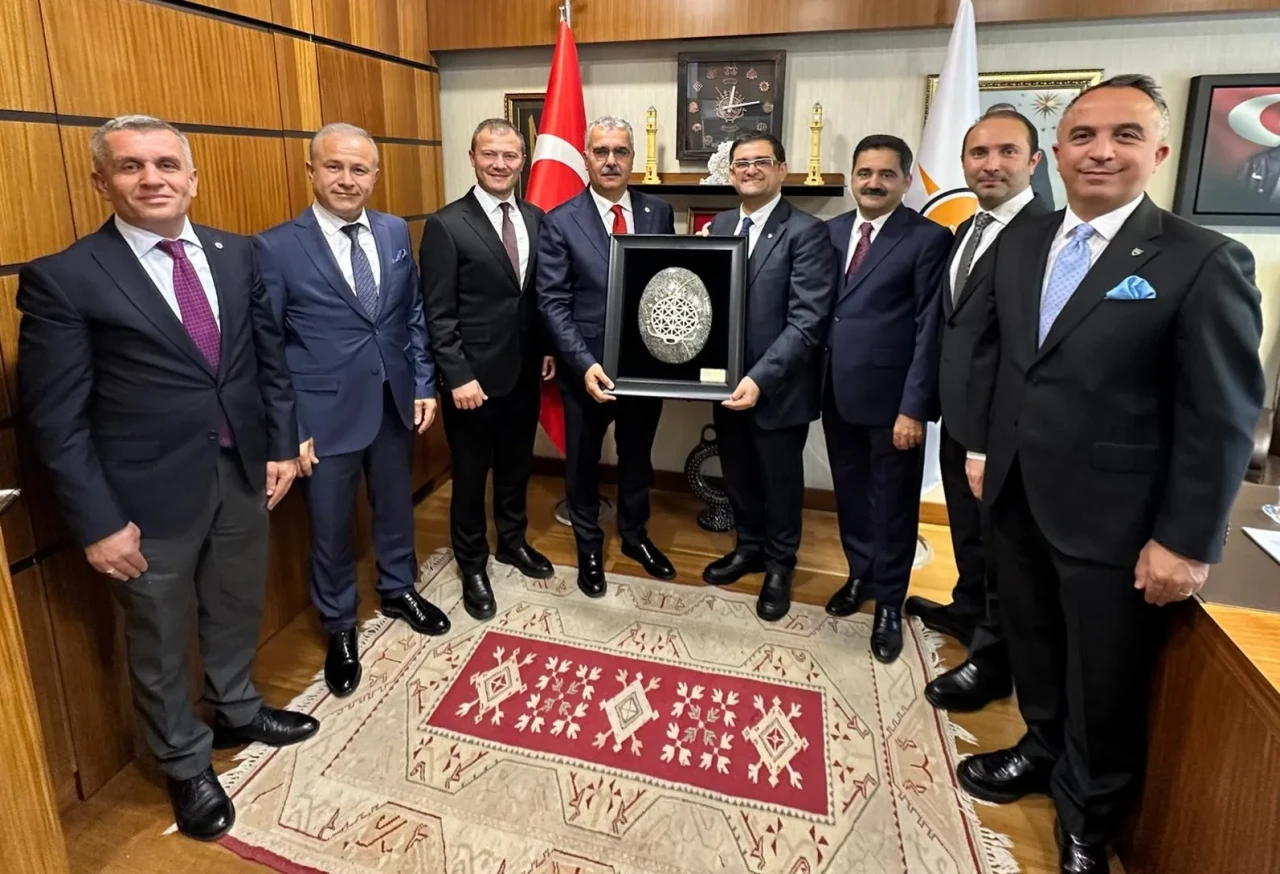 “ÇORUM’DA DEĞİŞİM ZAMANI”  EKİBİNDEN TBMM’YE ÇIKARMA!