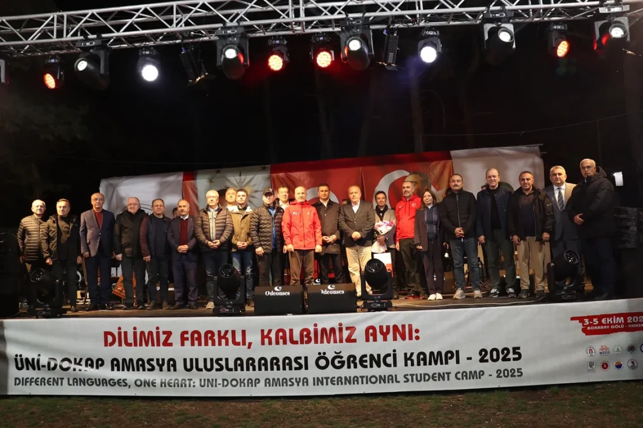 Filistinli ÖğrenciEid Haykırdı: Filistin’in SesiSusturulamaz