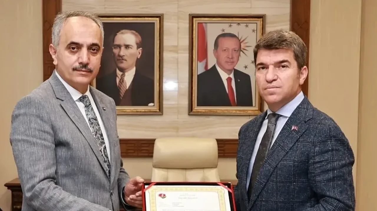 Vali Bakan’dan Bayram’a Yeni Görev Tebriği!