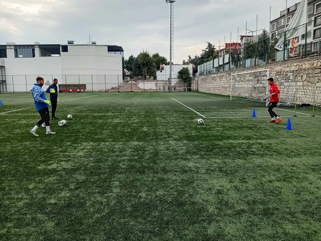 Merzifonspor’da Kale Emin Ellerde
