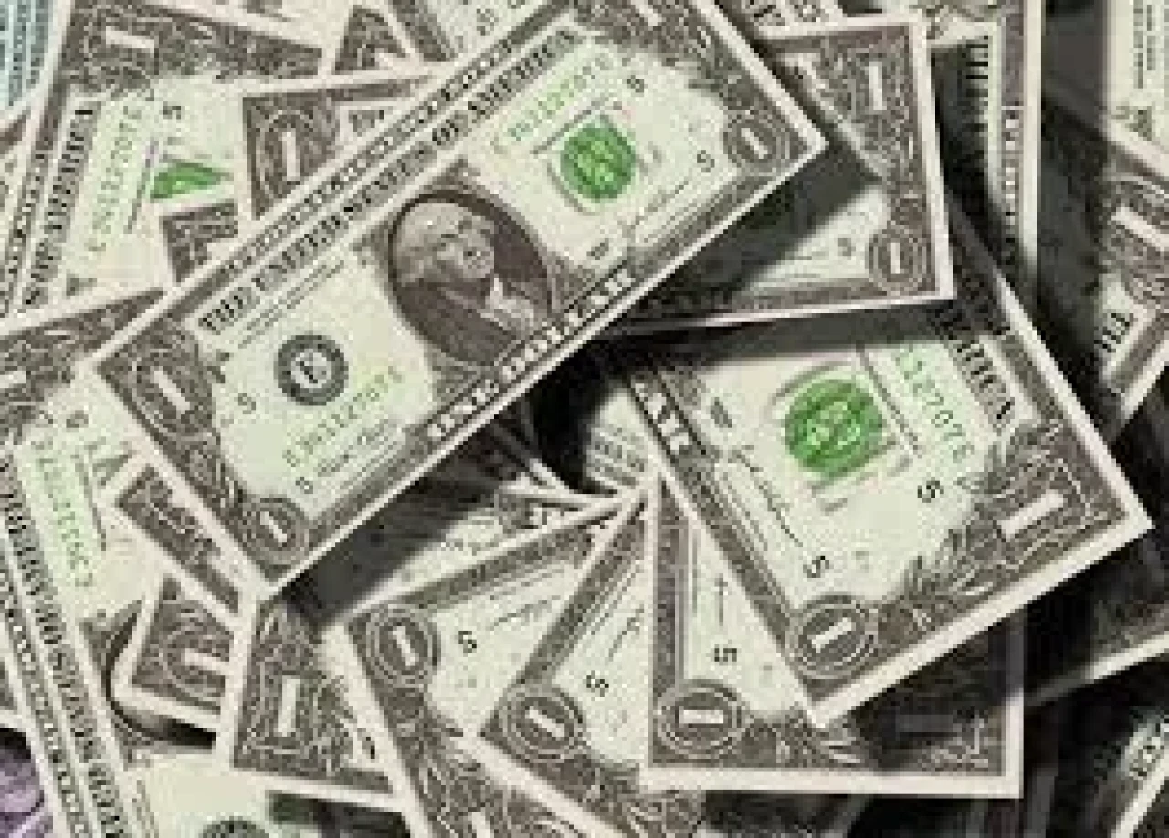 Rüyada Dolar Görmek Ne Anlama Gelir? Maddi Kazanç mı, Manevi Uyarı mı?