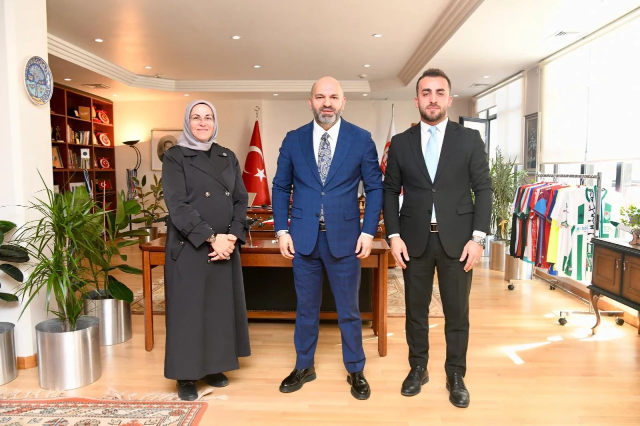 Aşık’tan Davulcu’ya Ziyaret