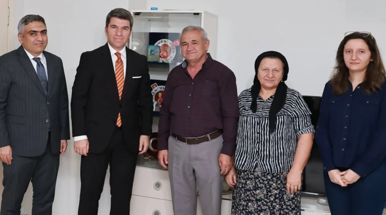 Vali Önder Bakan Merzifon’da Şehit Ailesini Ziyaret Etti