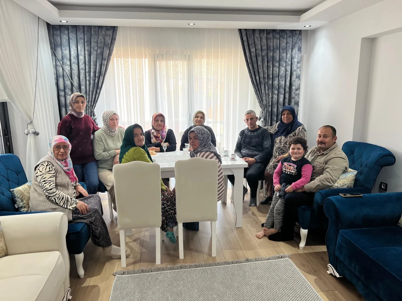 MHP’den Mahalle Ziyareti