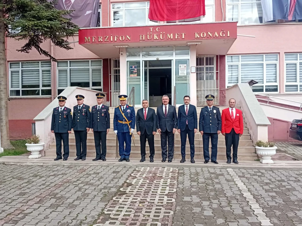 Kaymakam Karaaslan Tebrikleri Kabul Etti