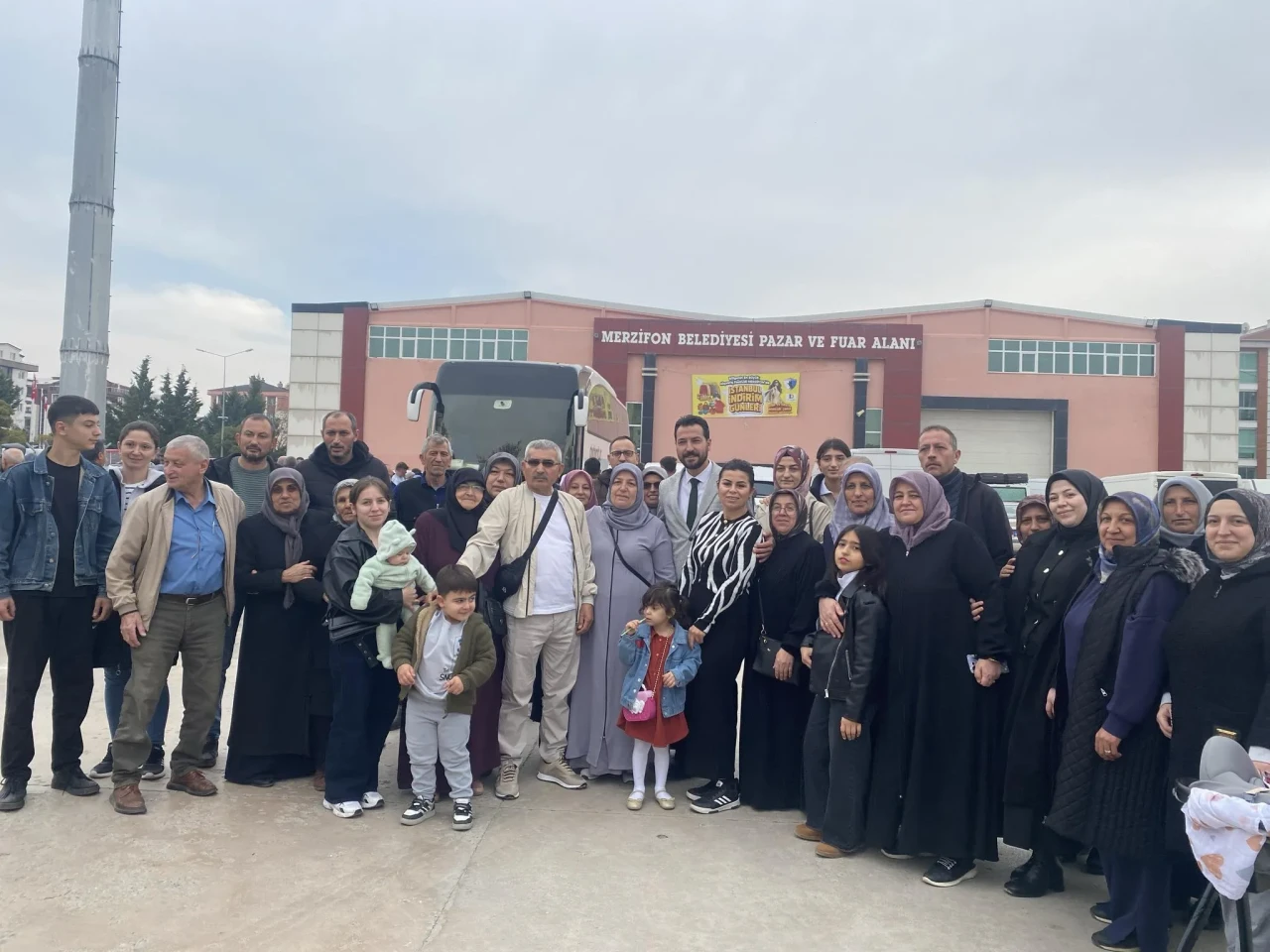 Başkan Keleş Ailesini Umreye Uğurladı